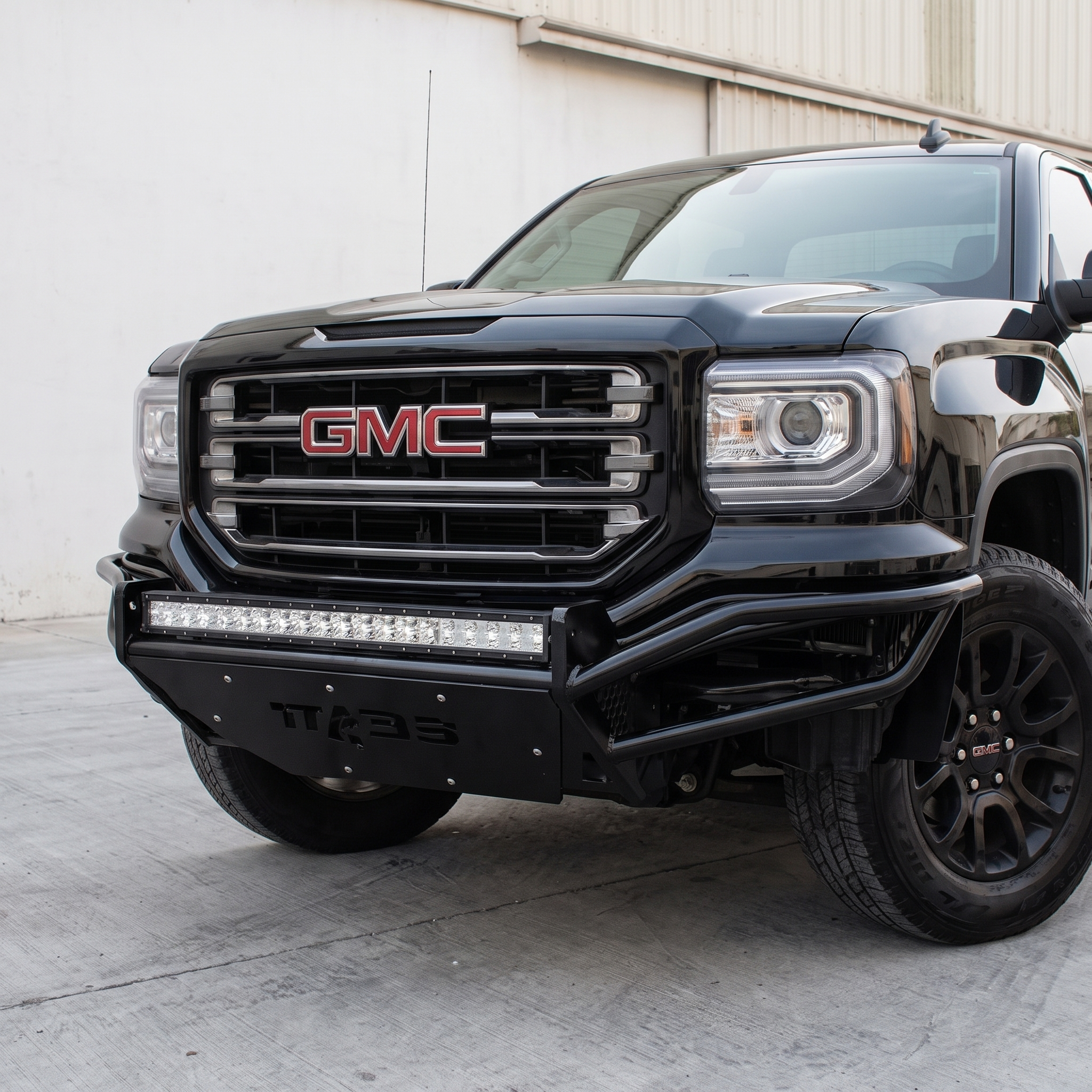 Sierra 2016-2018 metal off-road bumper model 1